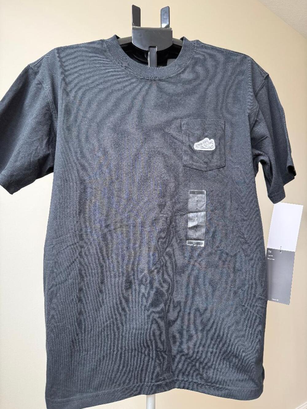 NIKE THE NIKE TEE LOOSE FIT BLACK TEE SHIRT SMALL Air Force 1